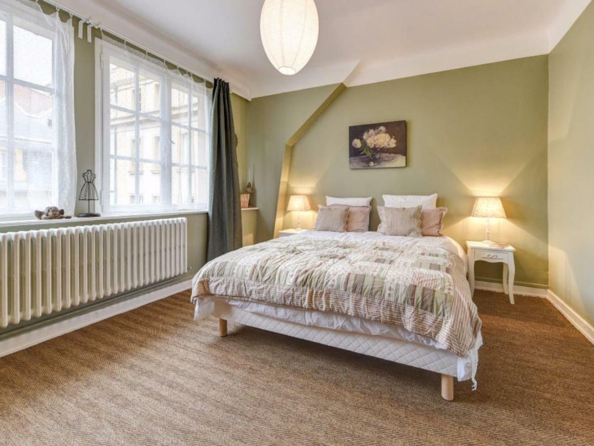 H-Bnb - Les Meubles Du 1 Bed & Breakfast Metz Ruang foto