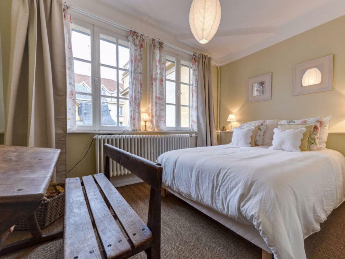 H-Bnb - Les Meubles Du 1 Bed & Breakfast Metz Ruang foto