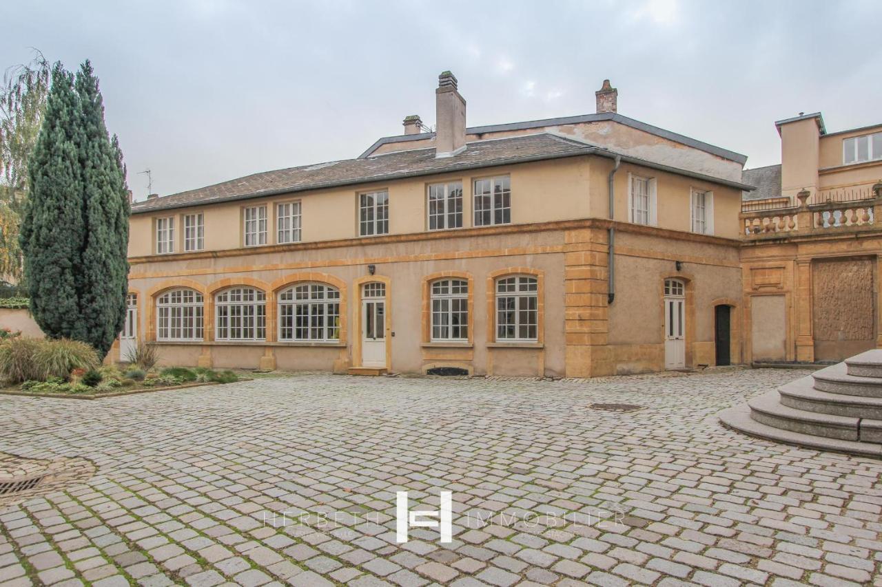 H-Bnb - Les Meubles Du 1 Bed & Breakfast Metz Bagian luar foto